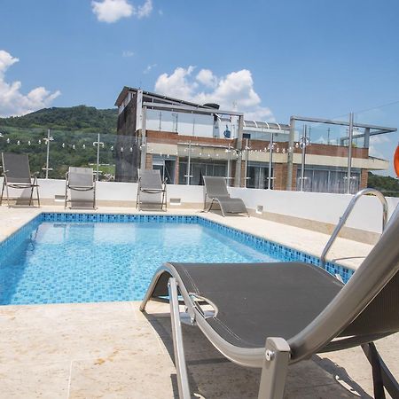 Hotel Grand H&R Villeta Exterior foto